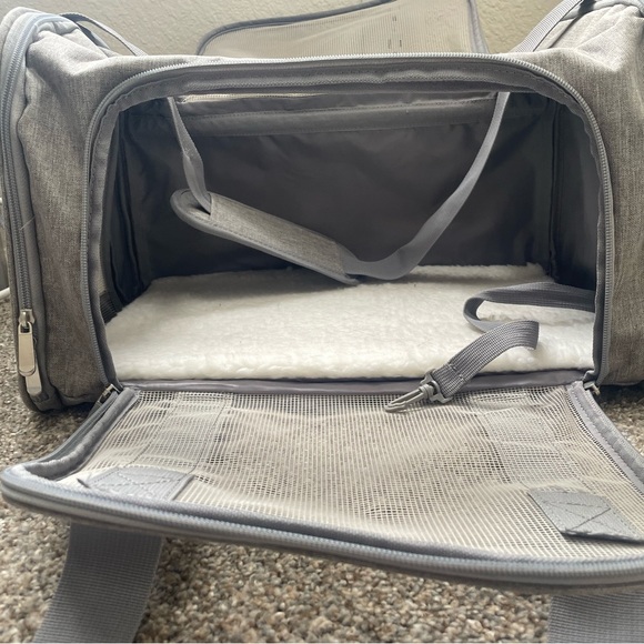 Henkelion Cat/Dog carrier for small medium cats and puppies up to 15lbs. - Picture 3 of 6